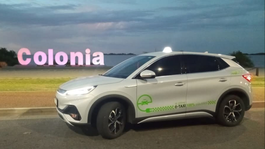 Electric taxi in Colonia