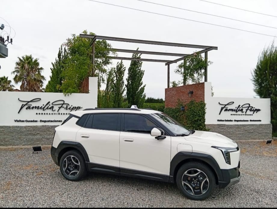 Electric taxi in Colonia
