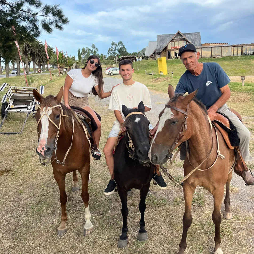 Cabalgata in Riachuelo — horses and countryside