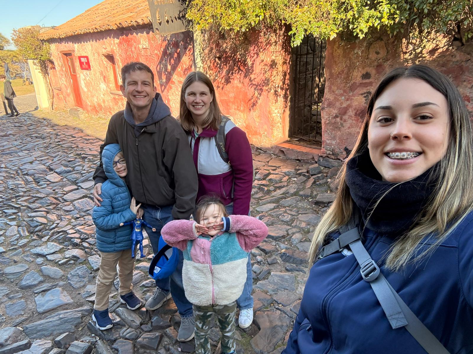 Family on a walking tour in Colonia