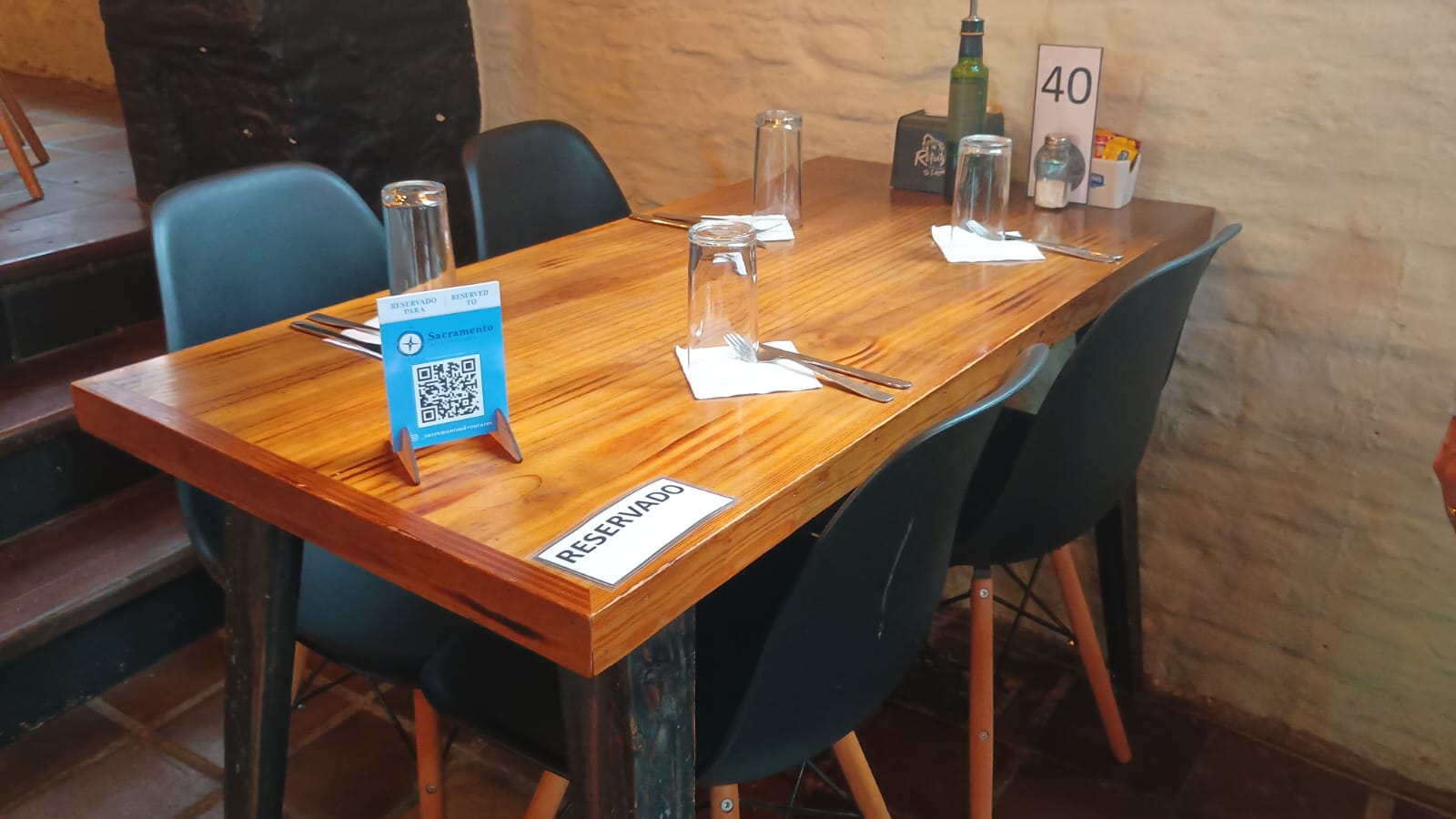 Reserved table at El Refugio